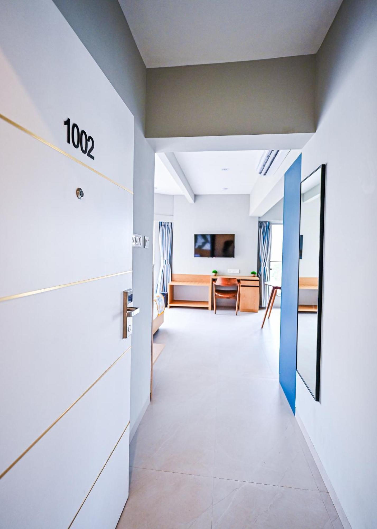 Indie Studios, Chembur 3* Bombaj