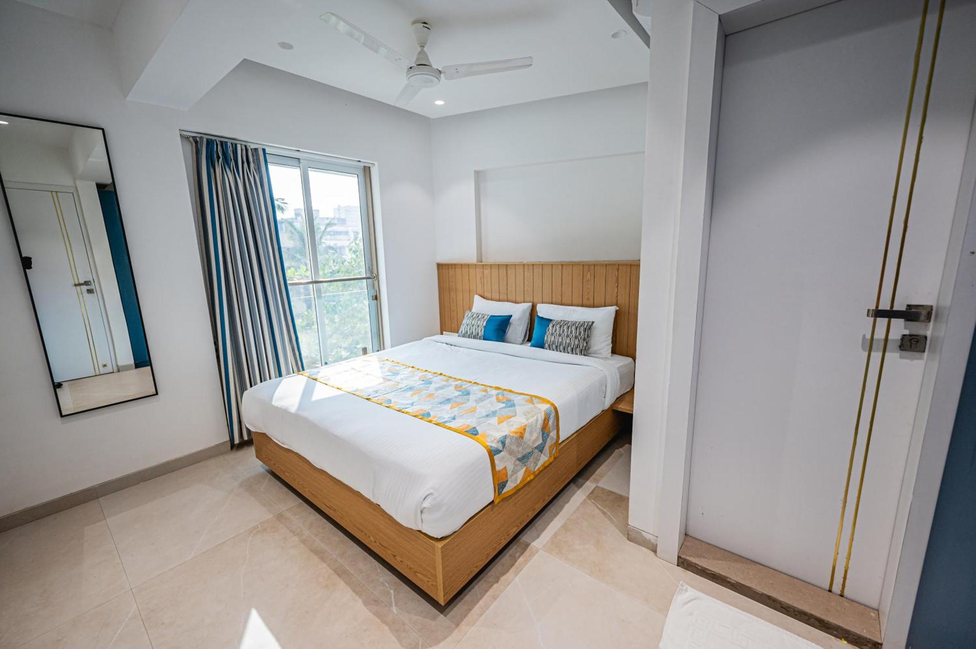 Indie Studios, Chembur 3* Bombaj