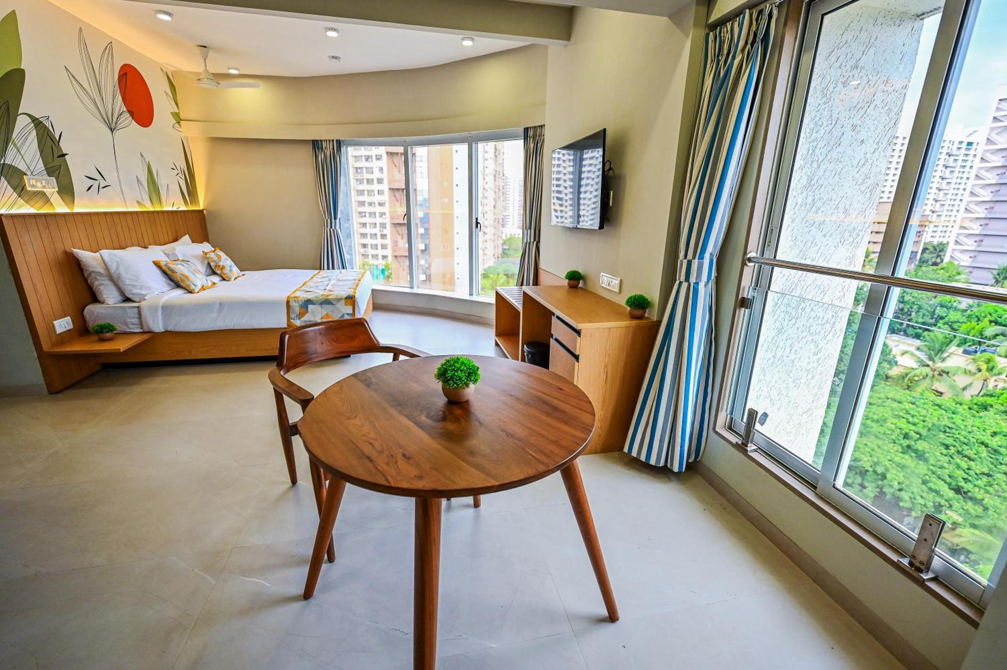 Indie Studios, Chembur 3* Bombaj