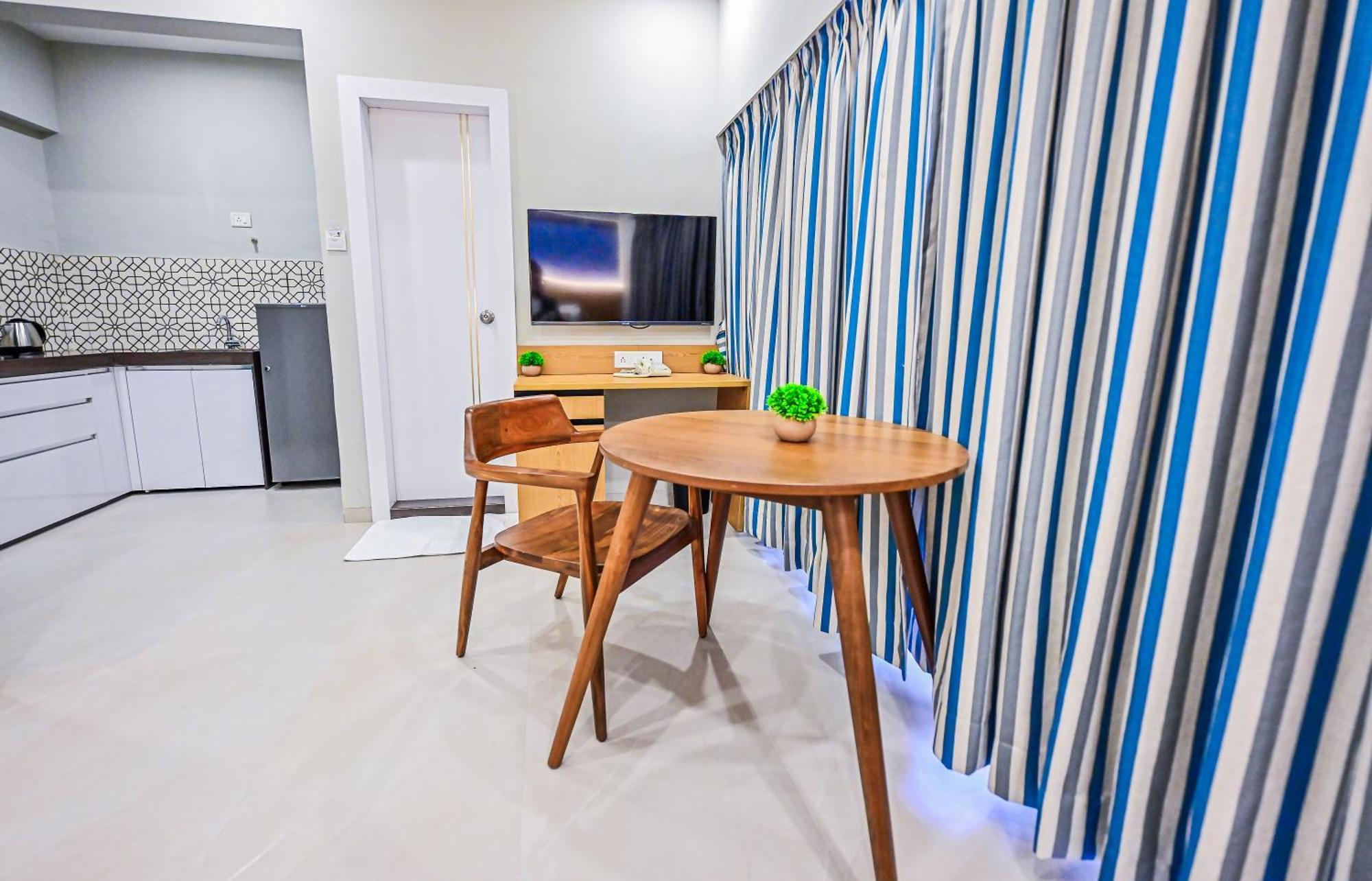 Hotel Indie Studios, Chembur Bombaj